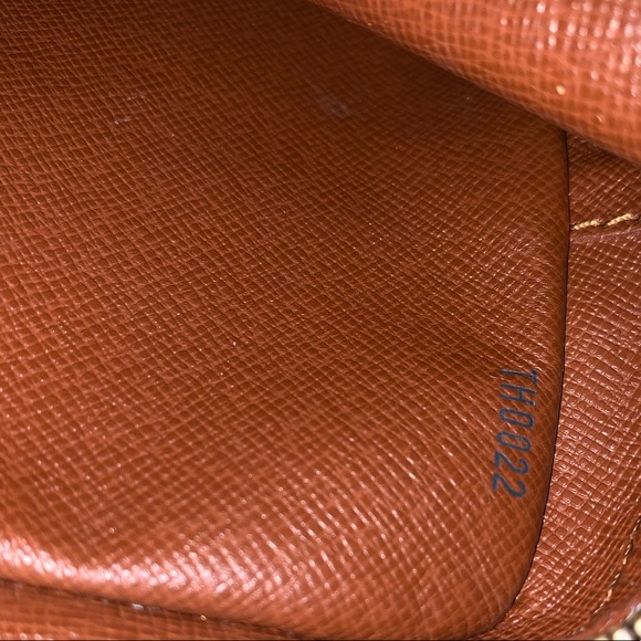 100% Authentic Louis Vuitton Monogram Amazone - Picture 8 of 8